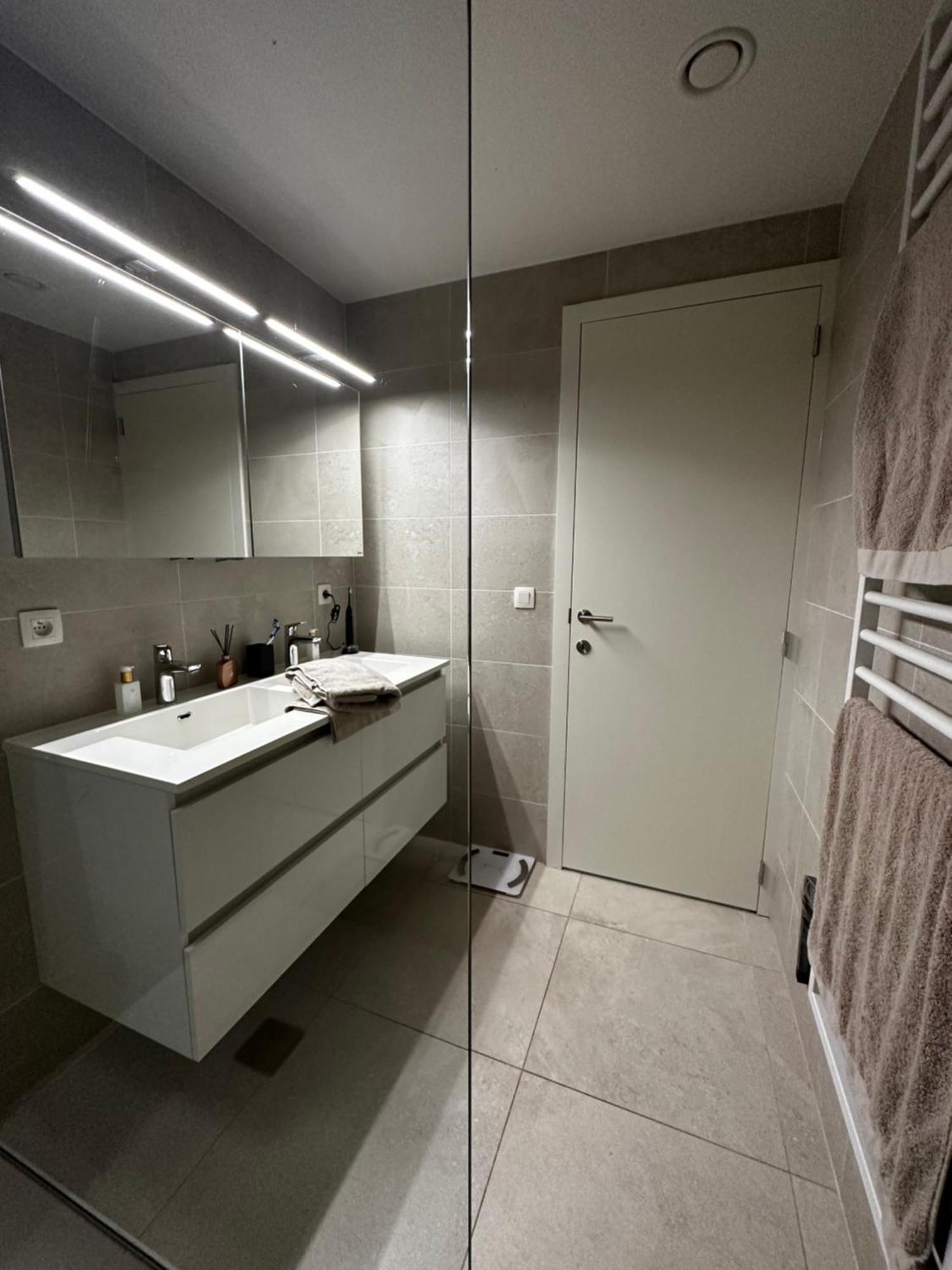 Sky Tower One Apartment *